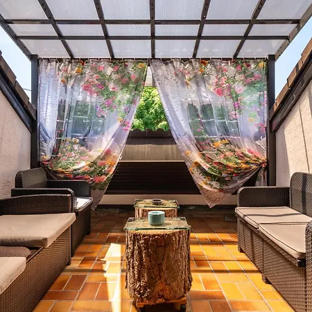 New Gaestehaus-flora Kitchen-tv-free Parking-near Europapark And Strasbourg Apart-hotel