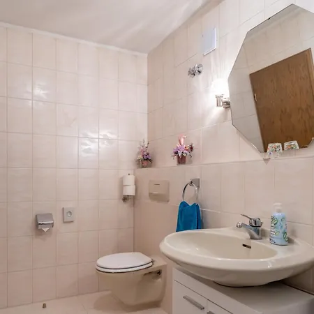 New Gaestehaus-flora Kitchen-tv-free Parking-near Europapark And Strasbourg